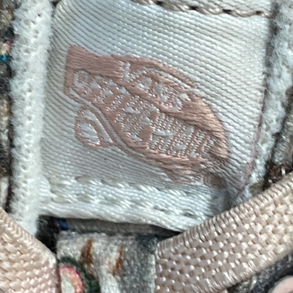 Vans Molo Zip up Hi Top Sneakers . Size 6.5. Horse Design. - Picture 2 of 11